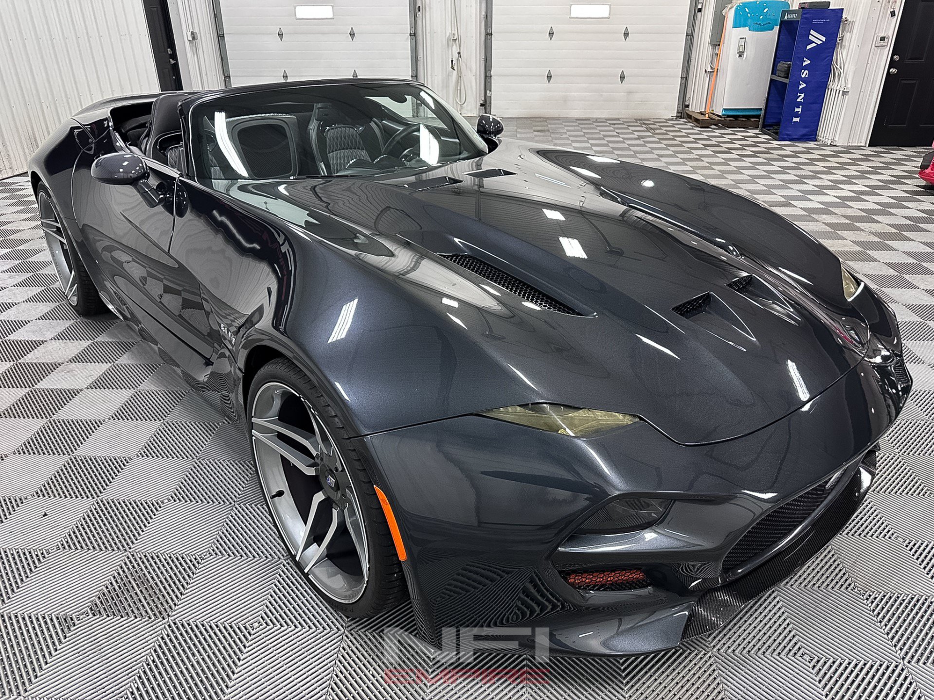 Used 2014 SRT Viper GTS w/ GTS Laguna Interior Package RWD image 9