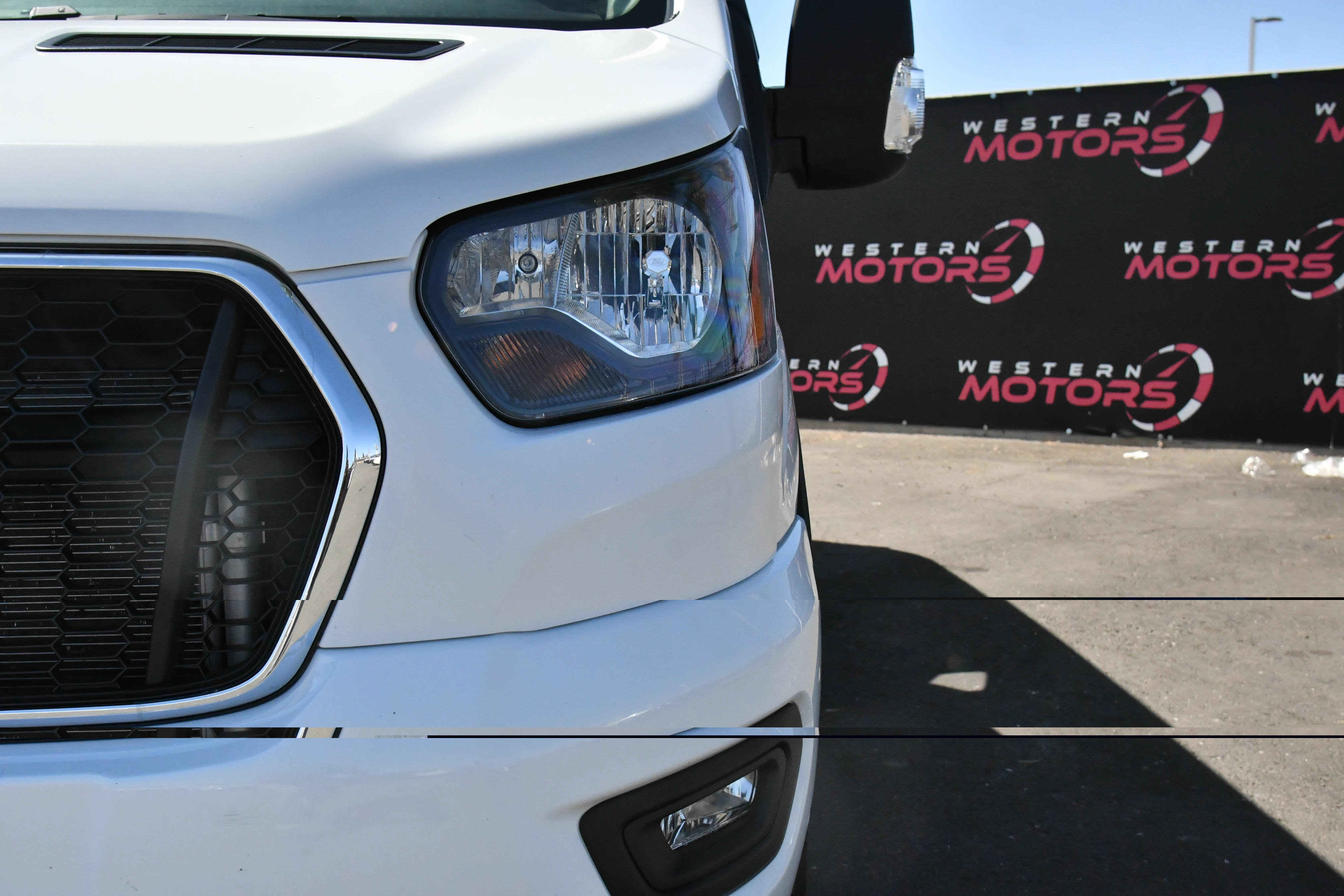 Used 2024 Ford Transit 350 XLT RWD image 11