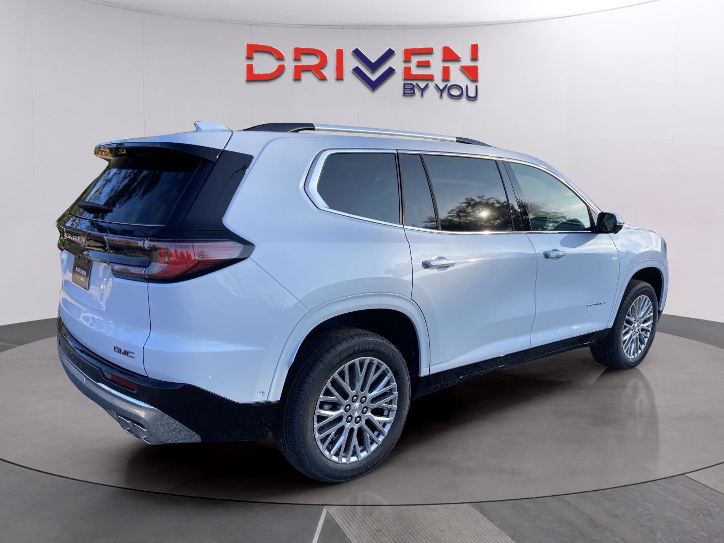 New 2026 GMC Acadia Denali w/ Super Cruise Package image 5