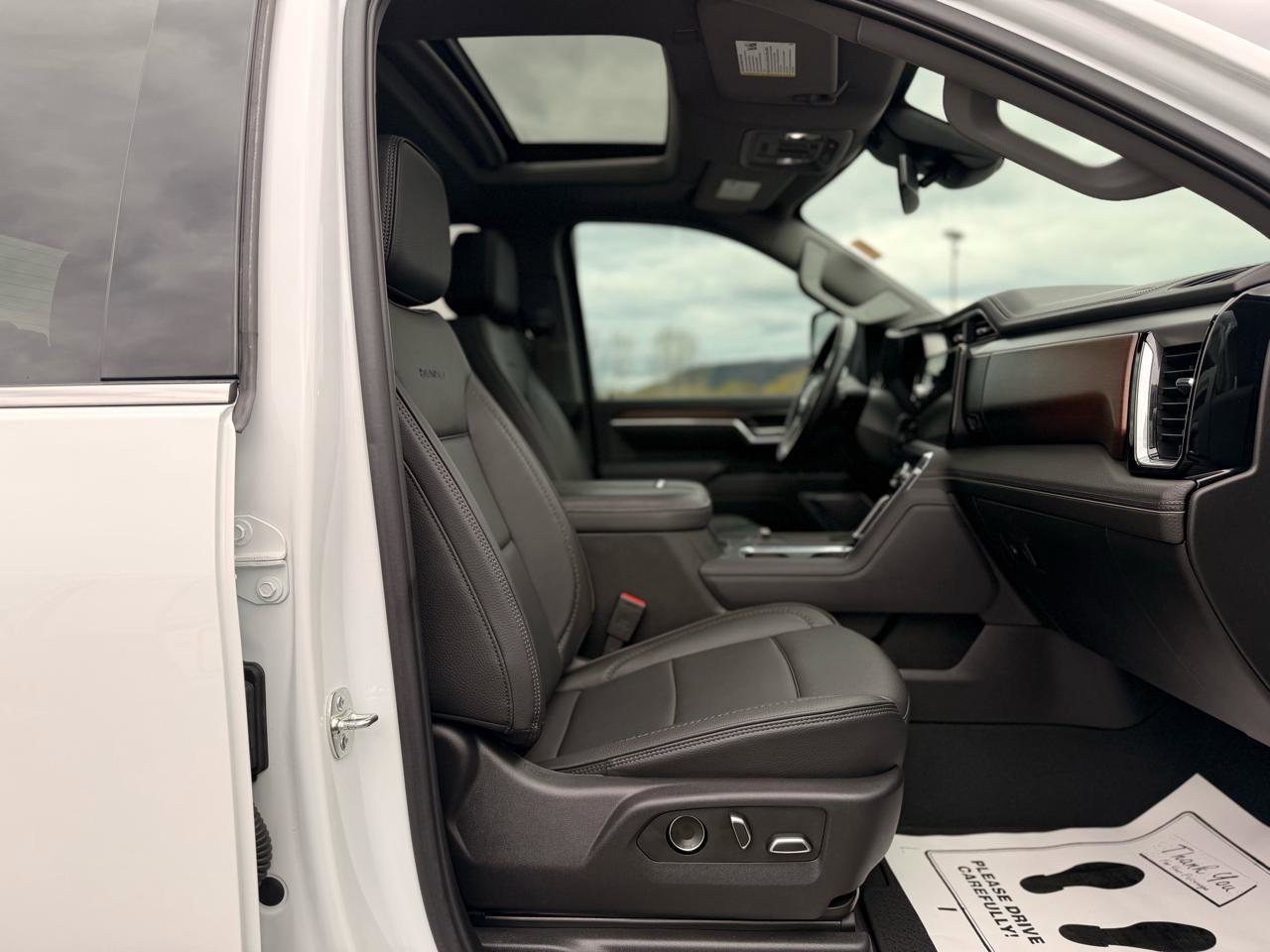 Used 2025 GMC Sierra 3500 Denali AWD/4WD image 28