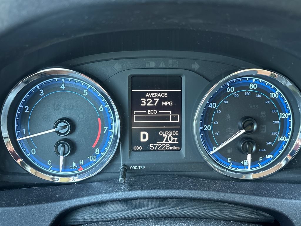 Used 2018 Toyota Corolla LE FWD image 11
