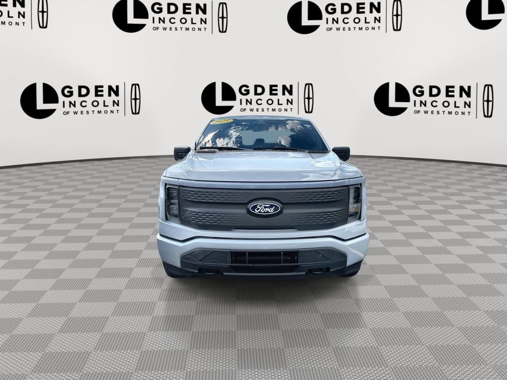Used 2025 Ford F150 Lightning XLT AWD/4WD image 3
