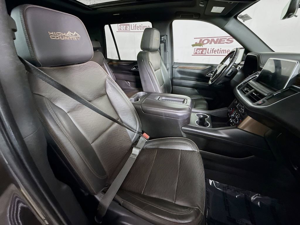 Used 2021 Chevrolet Tahoe High Country w/ Premium Package AWD/4WD image 36