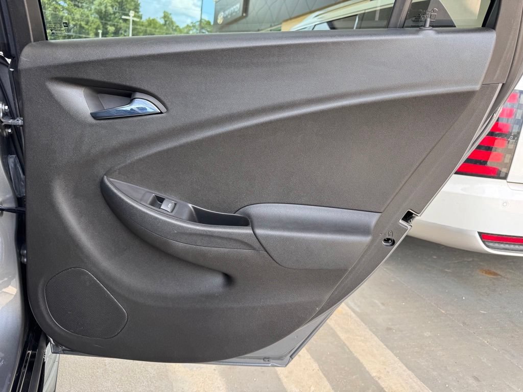 Used 2018 Chevrolet Volt Premier w/ Driver Confidence Package FWD image 21