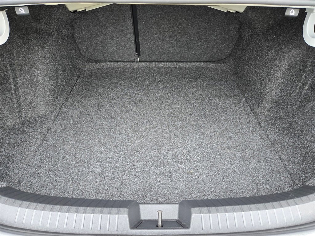 Used 2024 Volkswagen Jetta SE w/ Panoramic Sunroof Package image 28