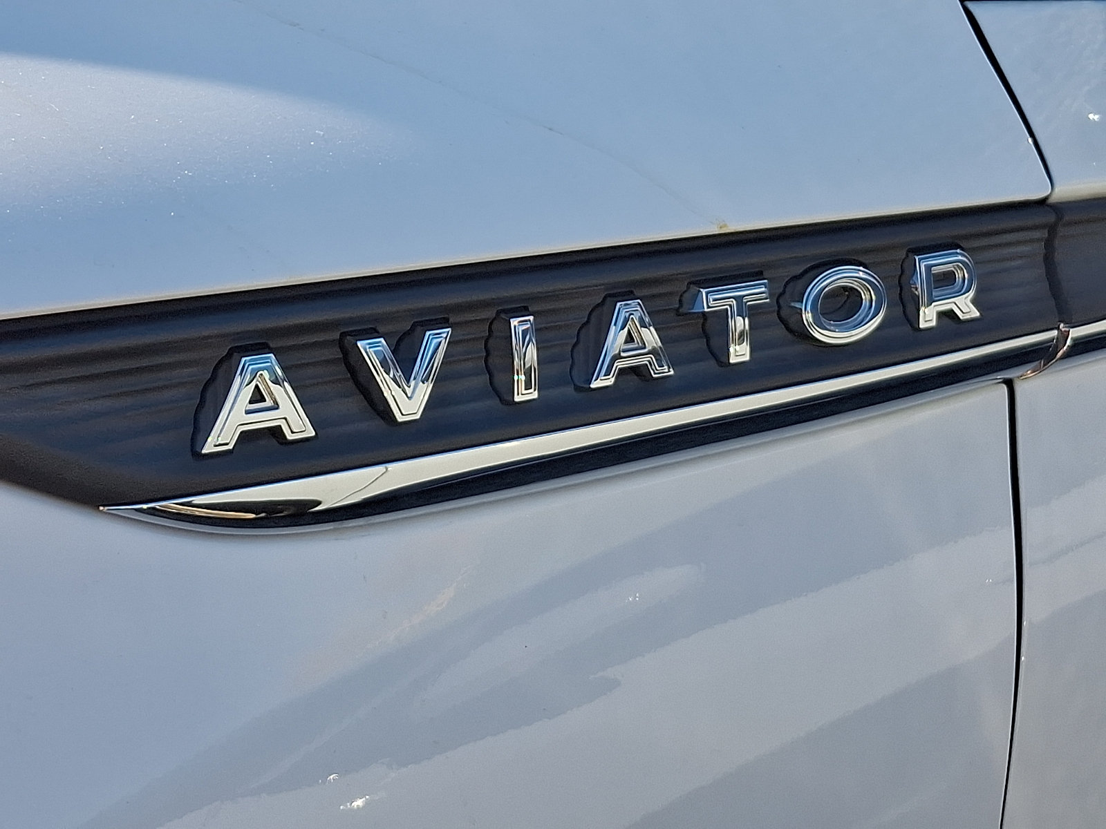 Used 2022 Lincoln Aviator Reserve w/ Elements Package Plus AWD/4WD image 4