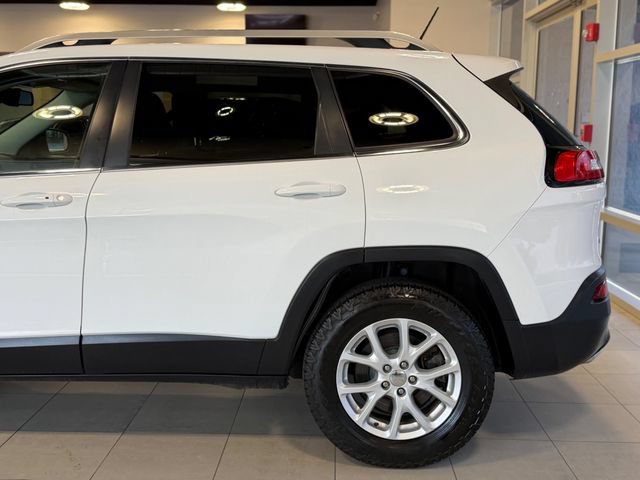 Used 2015 Jeep Cherokee Latitude w/ Comfort/Convenience Group AWD/4WD image 9