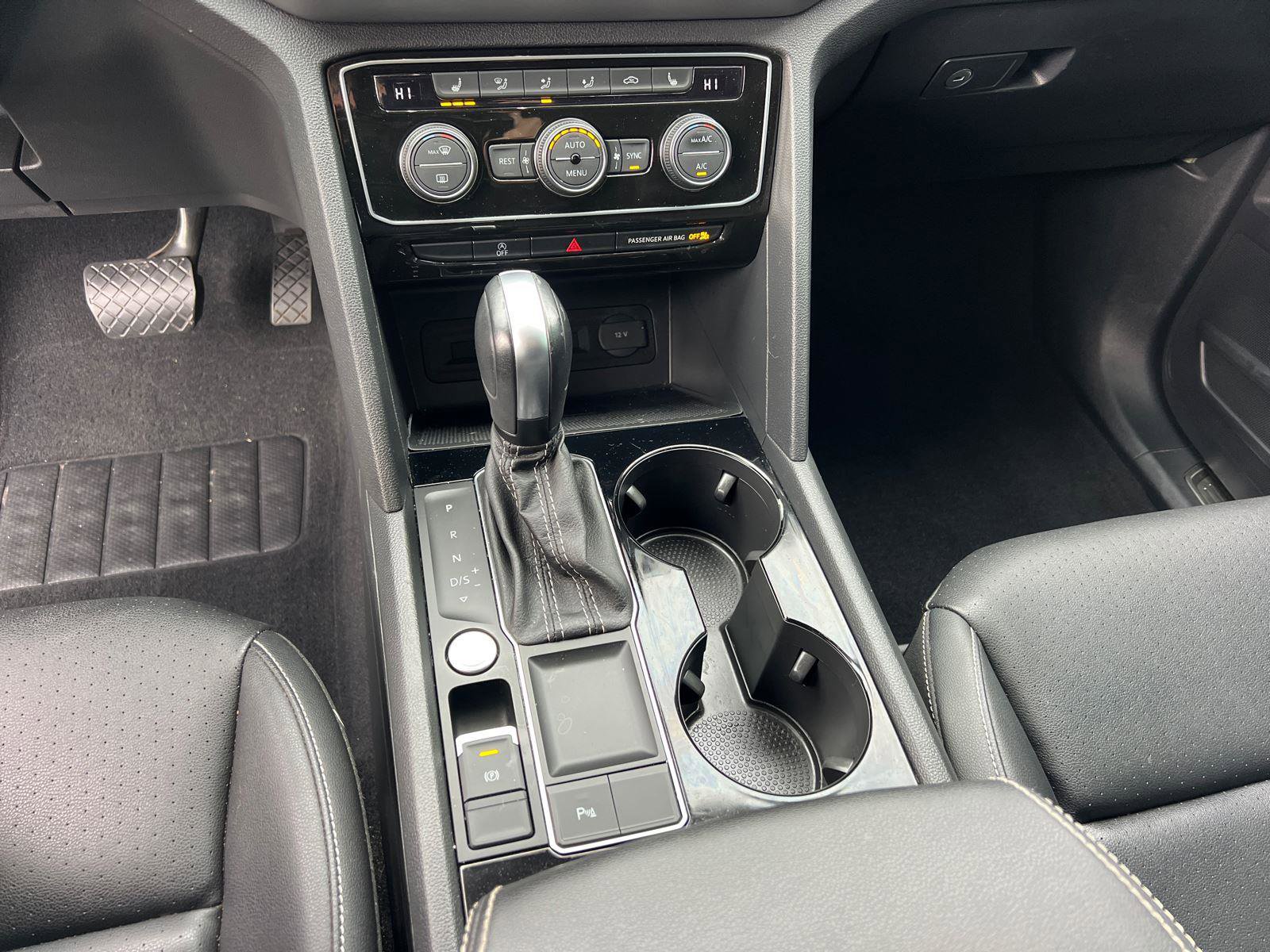 Used 2023 Volkswagen Atlas SE image 32