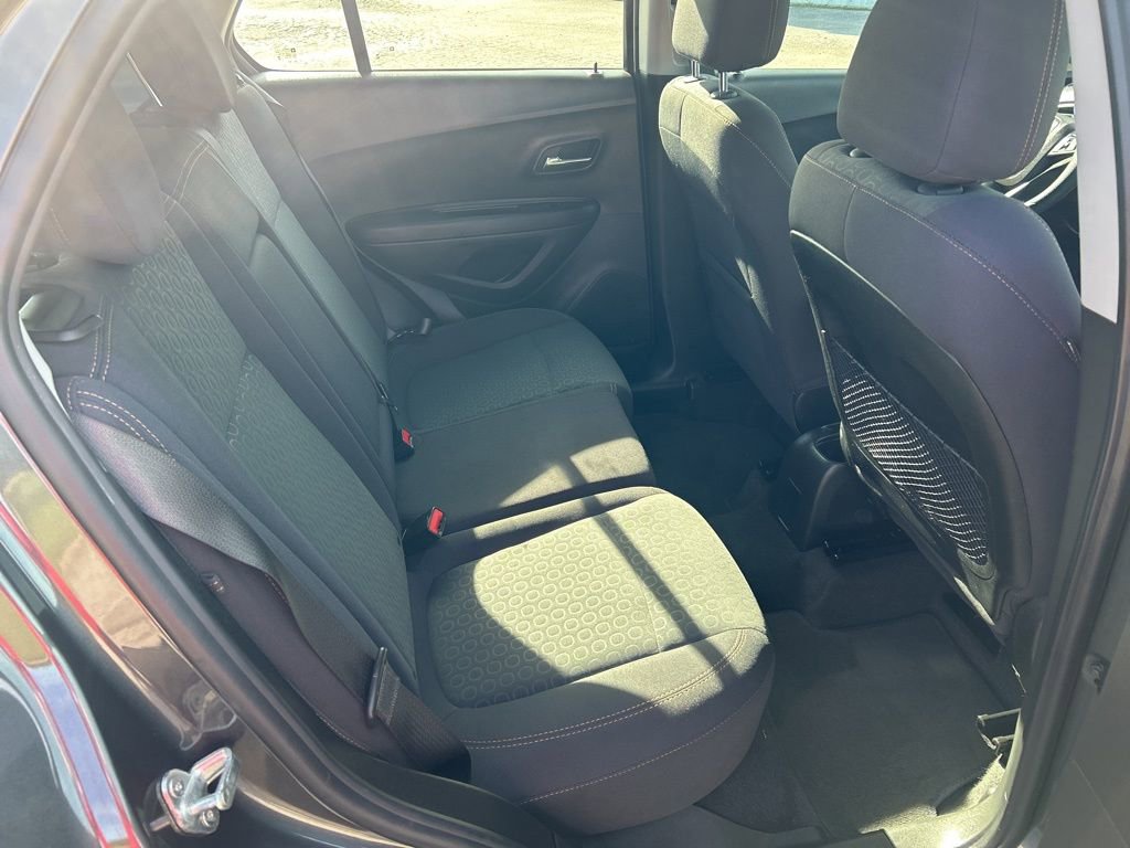 Used 2020 Chevrolet Trax LS image 23