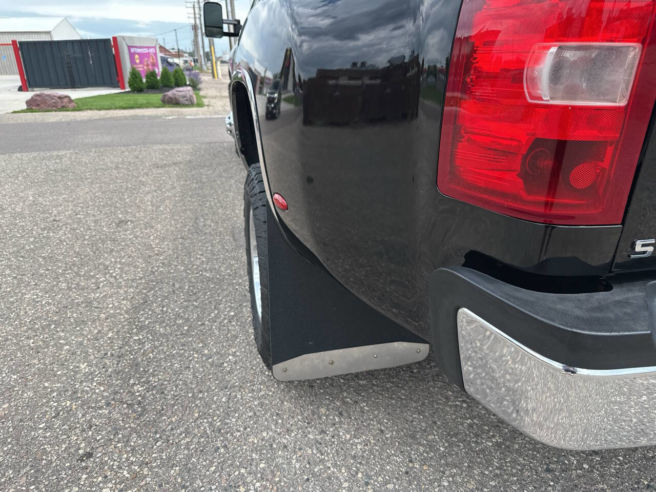 Used 2011 Chevrolet Silverado 3500 LTZ w/ LTZ Plus Package image 24