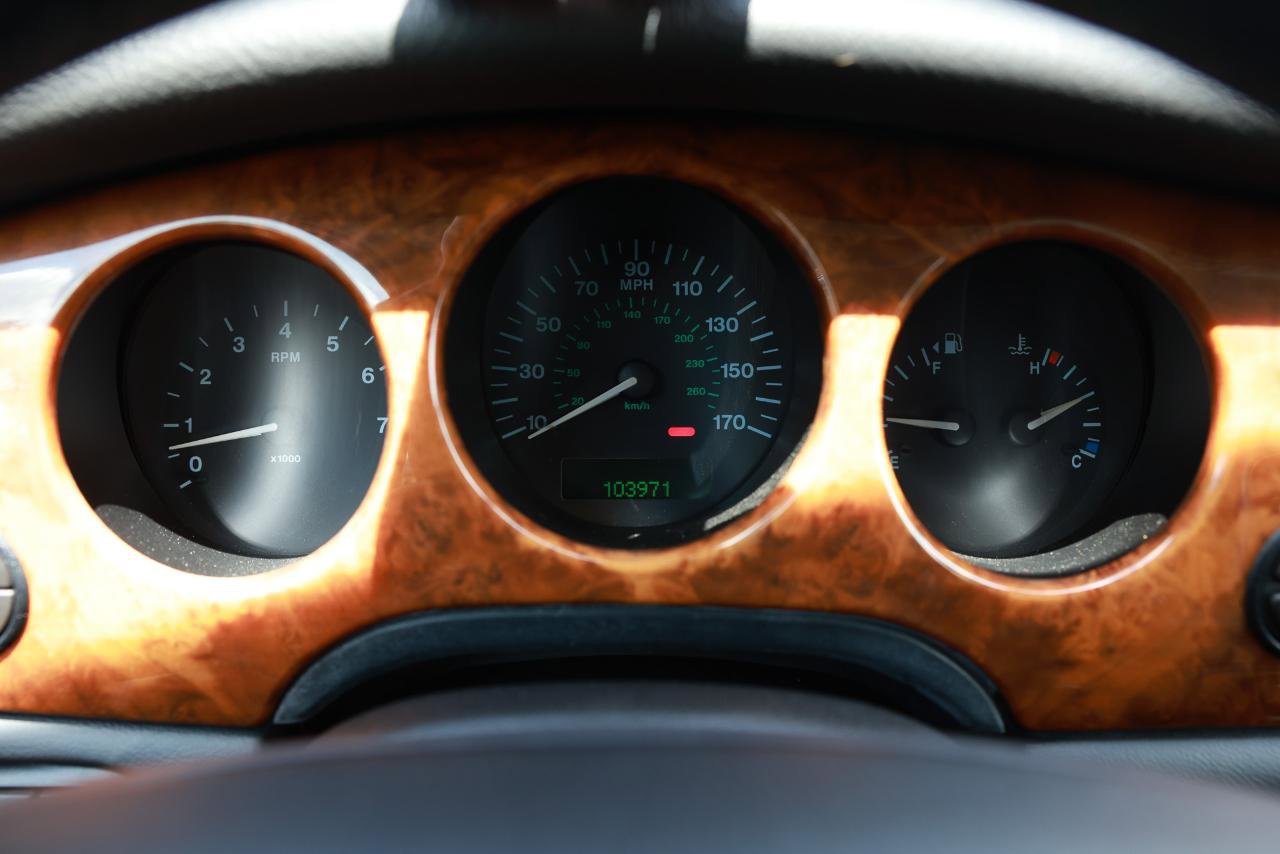 Used 2002 Jaguar XJ8 RWD image 30