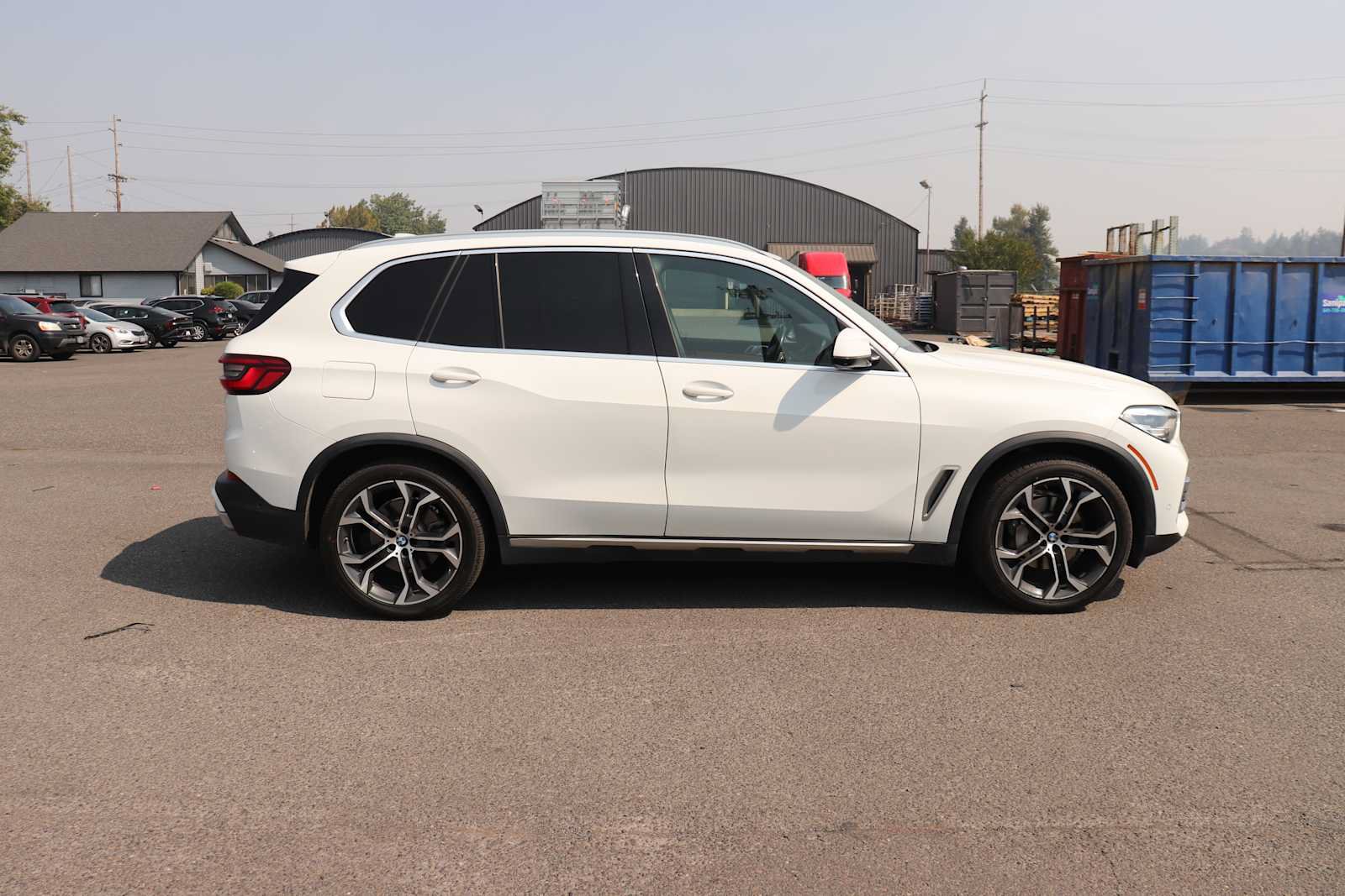 Used 2019 BMW X5 xDrive40i w/ Premium Package 2 AWD/4WD image 4