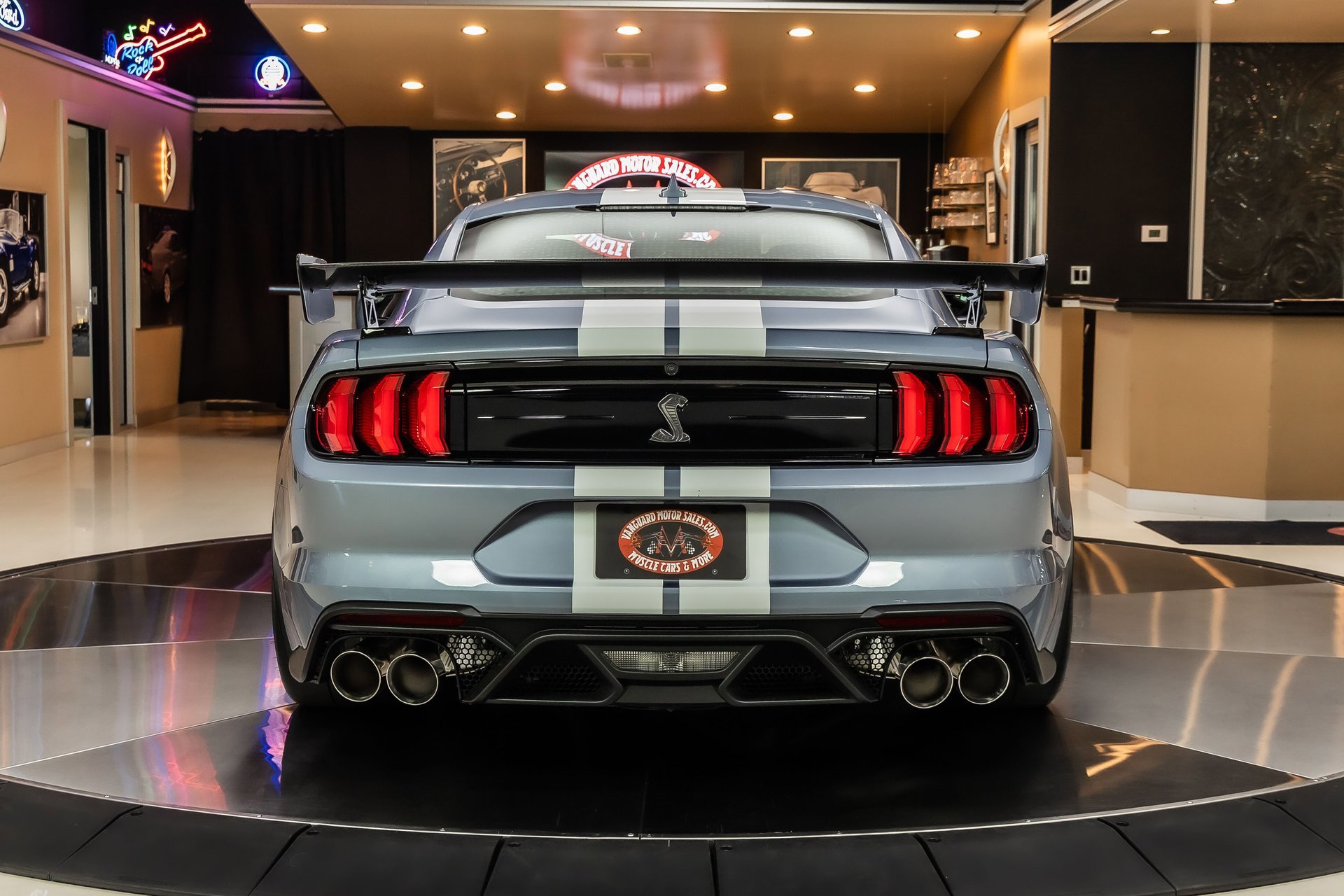 Used 2022 Ford Mustang Shelby GT500 w/ Carbon Fiber Track Pack RWD image 14
