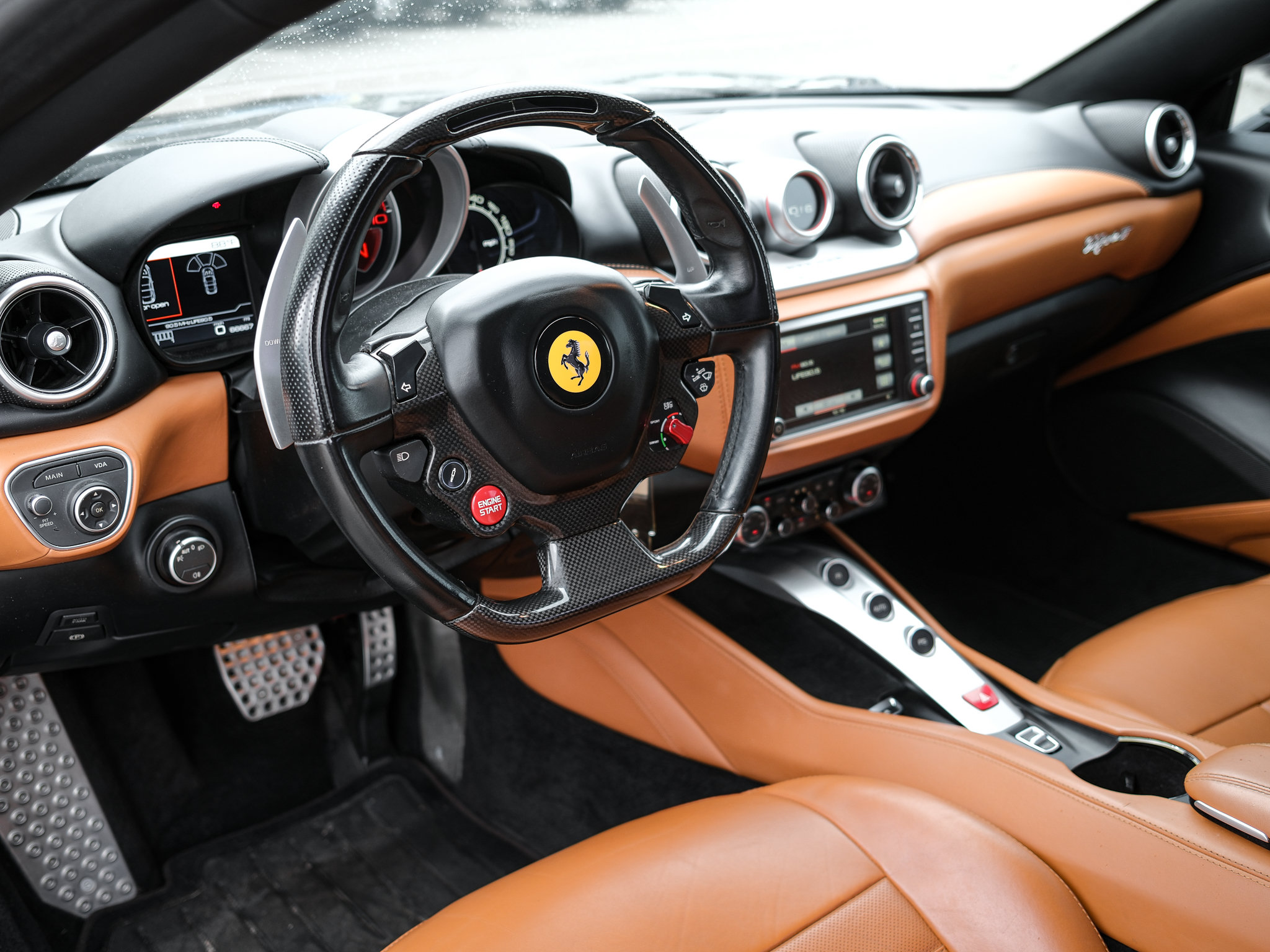Used 2017 Ferrari California T RWD image 17