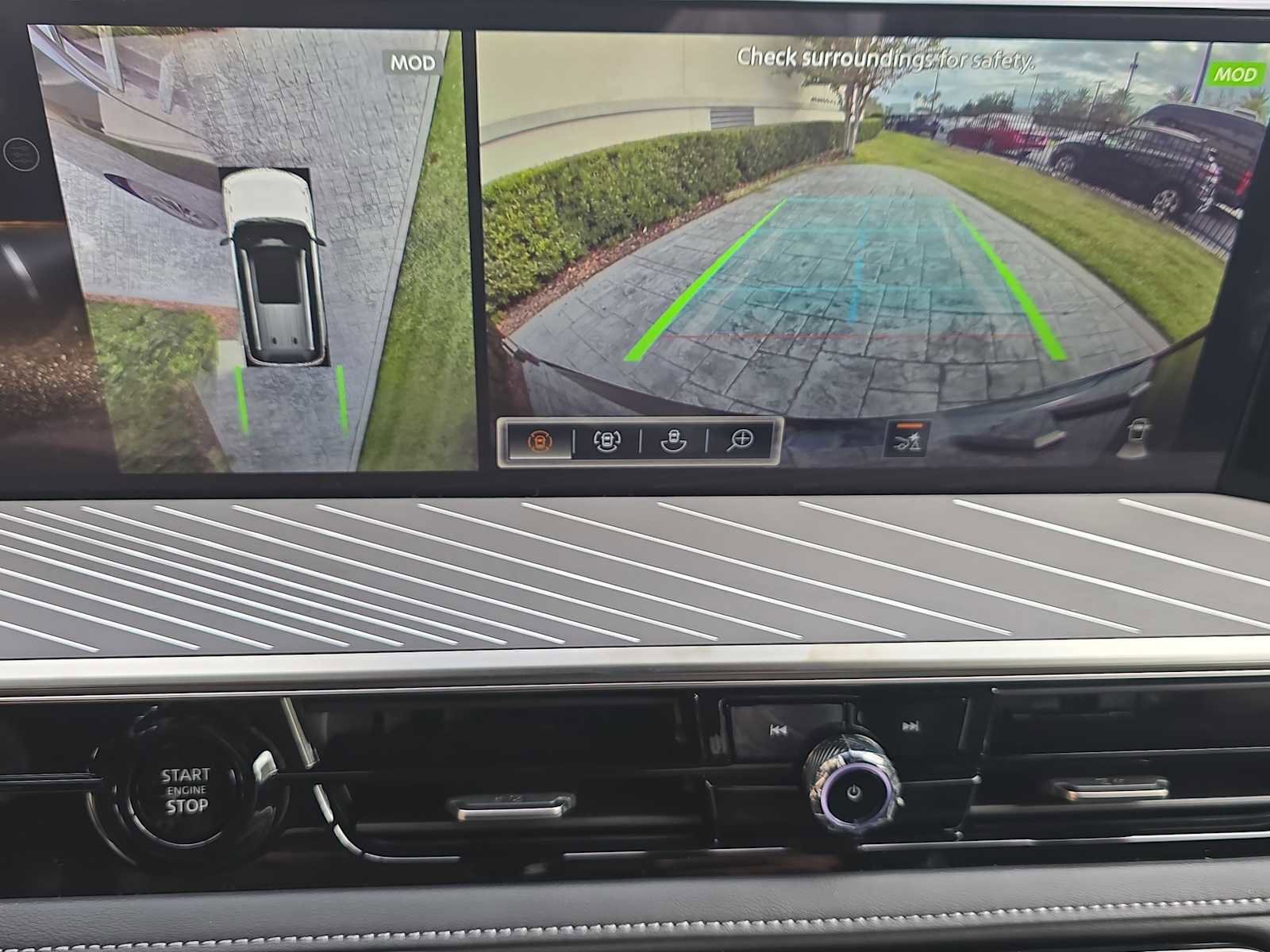 New 2026 INFINITI QX80 Autograph w/ Premium Cargo Package image 21