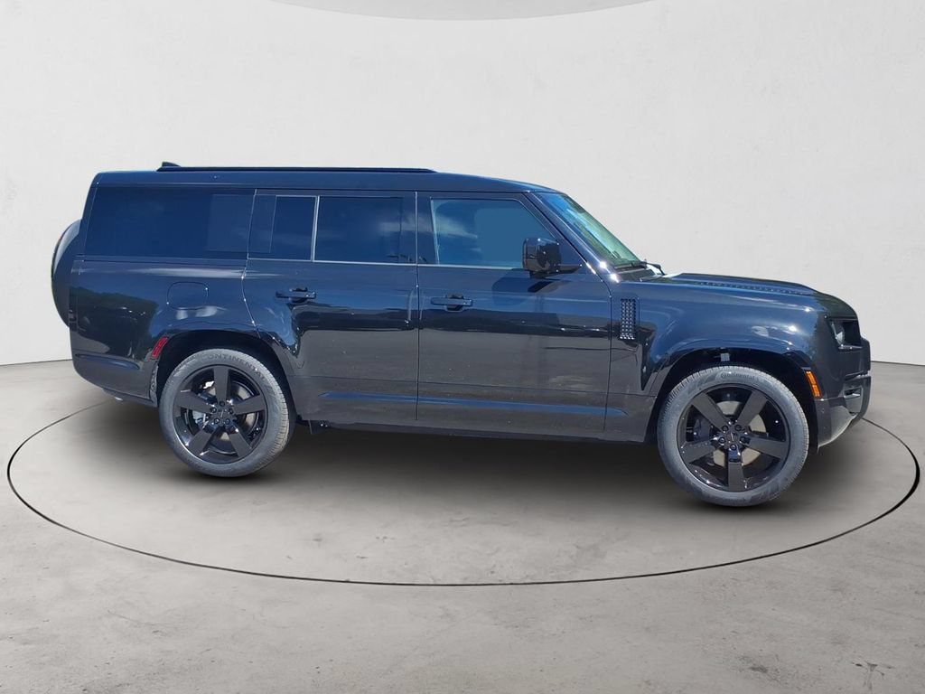 New 2026 Land Rover Defender 130 X-Dynamic SE AWD/4WD image 4