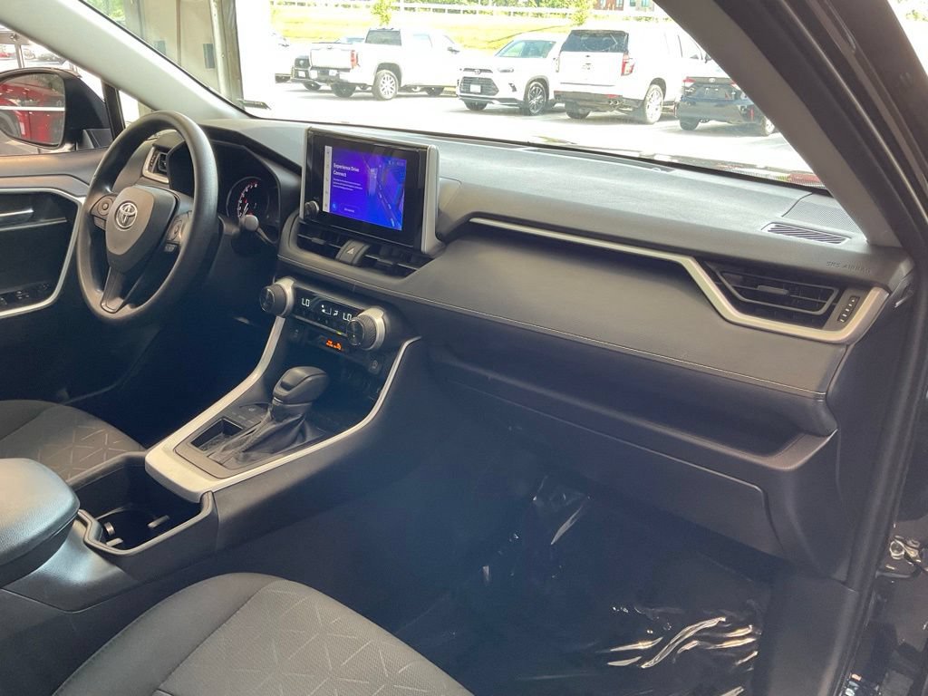 Certified 2025 Toyota RAV4 XLE FWD image 17