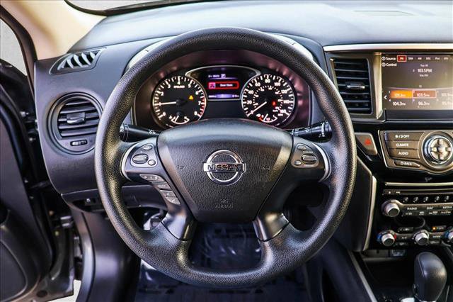 Used 2018 Nissan Pathfinder S image 12