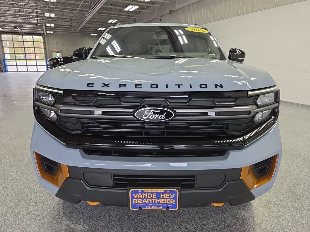 Used 2025 Ford Expedition Tremor AWD/4WD image 2