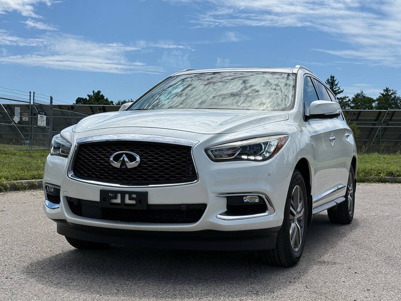 Used 2019 INFINITI QX60 Luxe w/ Essential Package