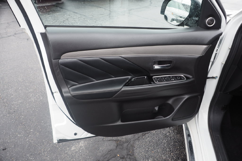 Used 2020 Mitsubishi Outlander GT AWD/4WD image 14