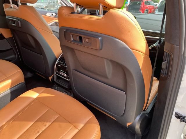 Used 2021 BMW X7 xDrive40i w/ Premium Package AWD/4WD image 40