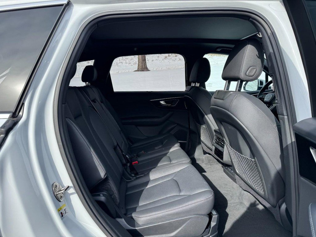 Used 2025 Audi Q7 3.0T Premium Plus w/ Premium Plus Package image 10