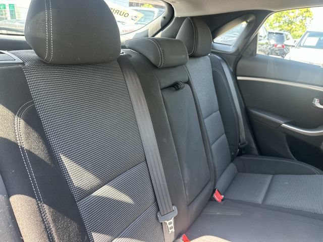 Used 2016 Hyundai Elantra GT FWD image 14
