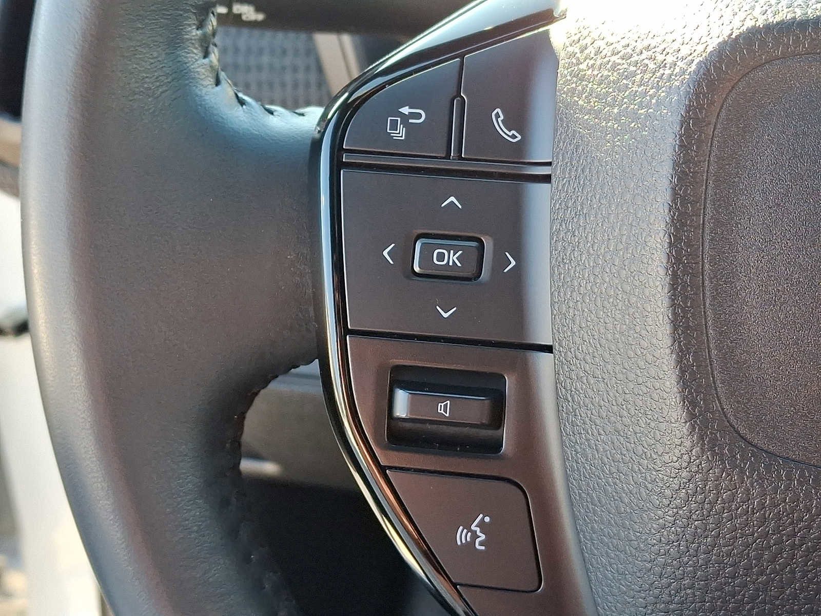 Certified 2025 Toyota bZ4X AWD image 24