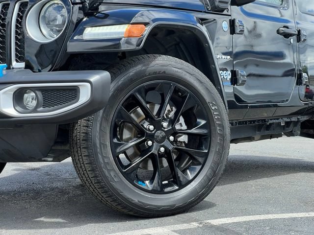 Used 2023 Jeep Wrangler Unlimited Sahara AWD/4WD image 2