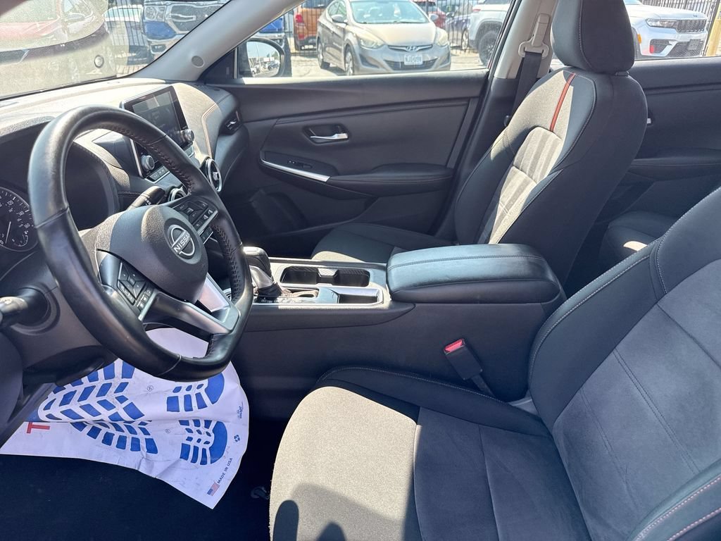 Used 2025 Nissan Sentra SR FWD image 24