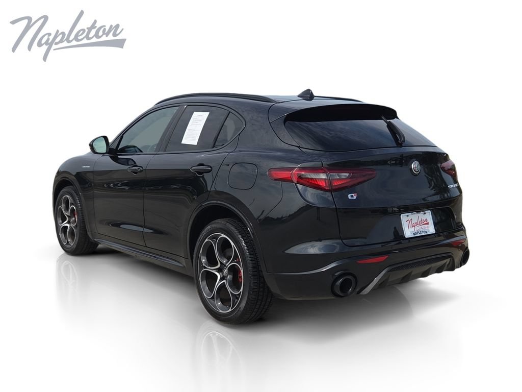 Used 2023 Alfa Romeo Stelvio Veloce AWD/4WD image 3