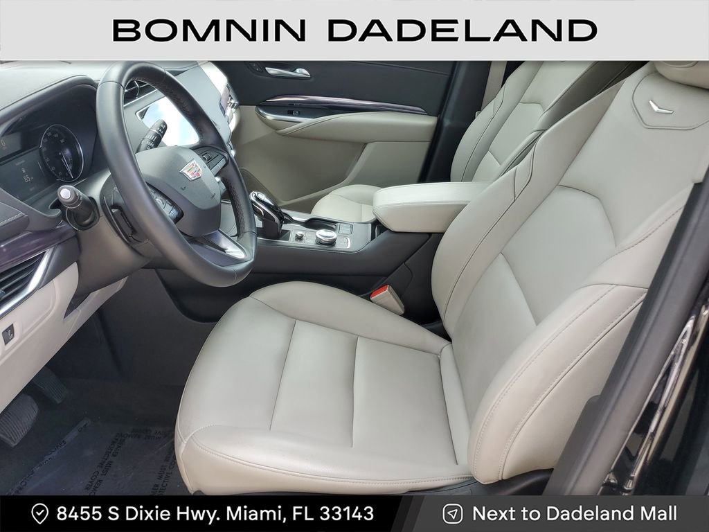 Used 2022 Cadillac XT4 Luxury w/ Driver Awareness Package image 17