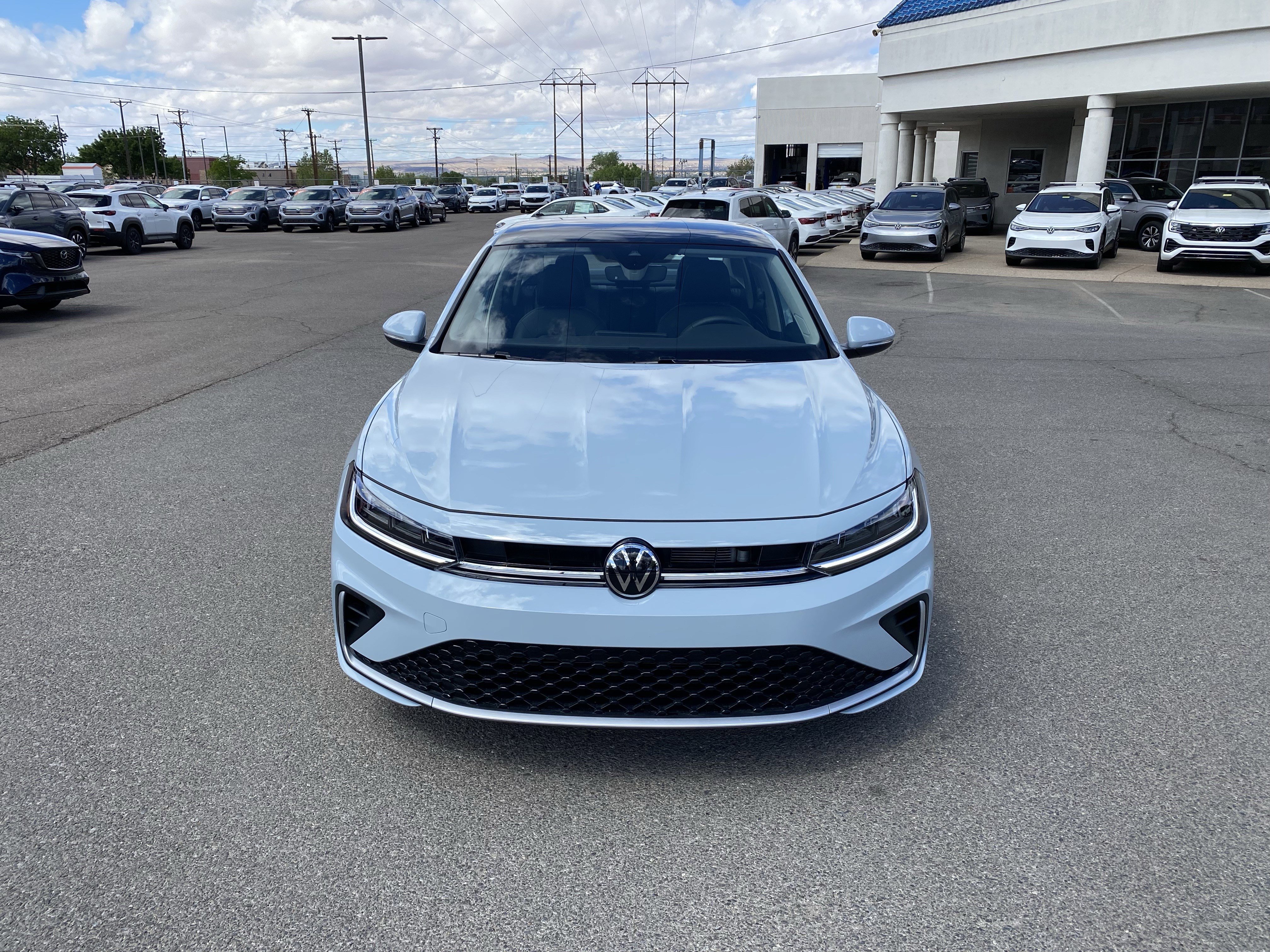 Certified 2025 Volkswagen Jetta SEL image 39