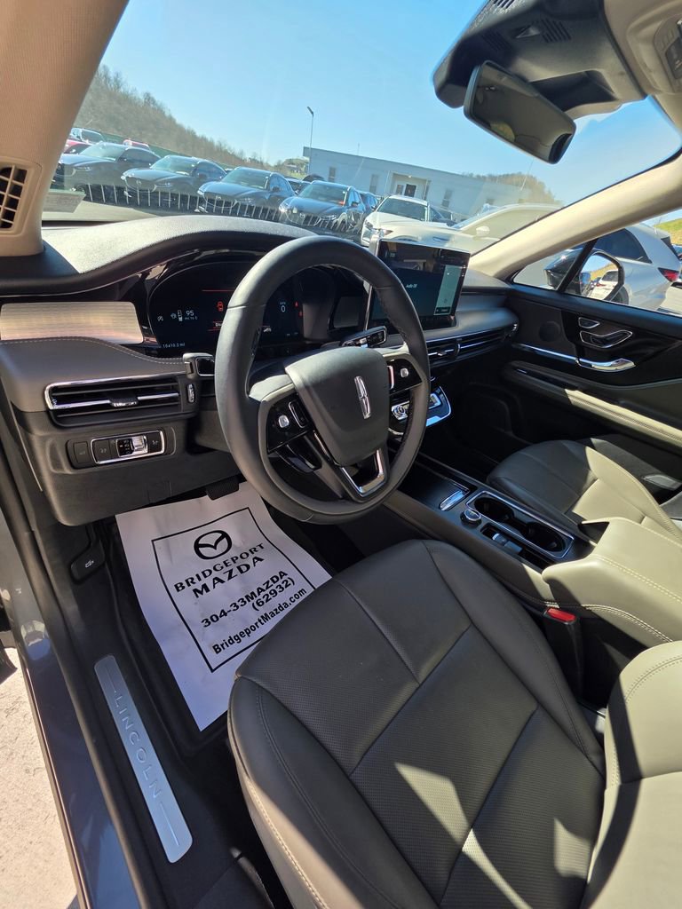 Used 2025 Lincoln Corsair AWD w/ Equipment Group 101A image 12