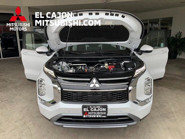 New 2025 Mitsubishi Outlander SE image 30