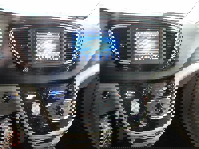 Used 2021 Chrysler Voyager Lxi image 53