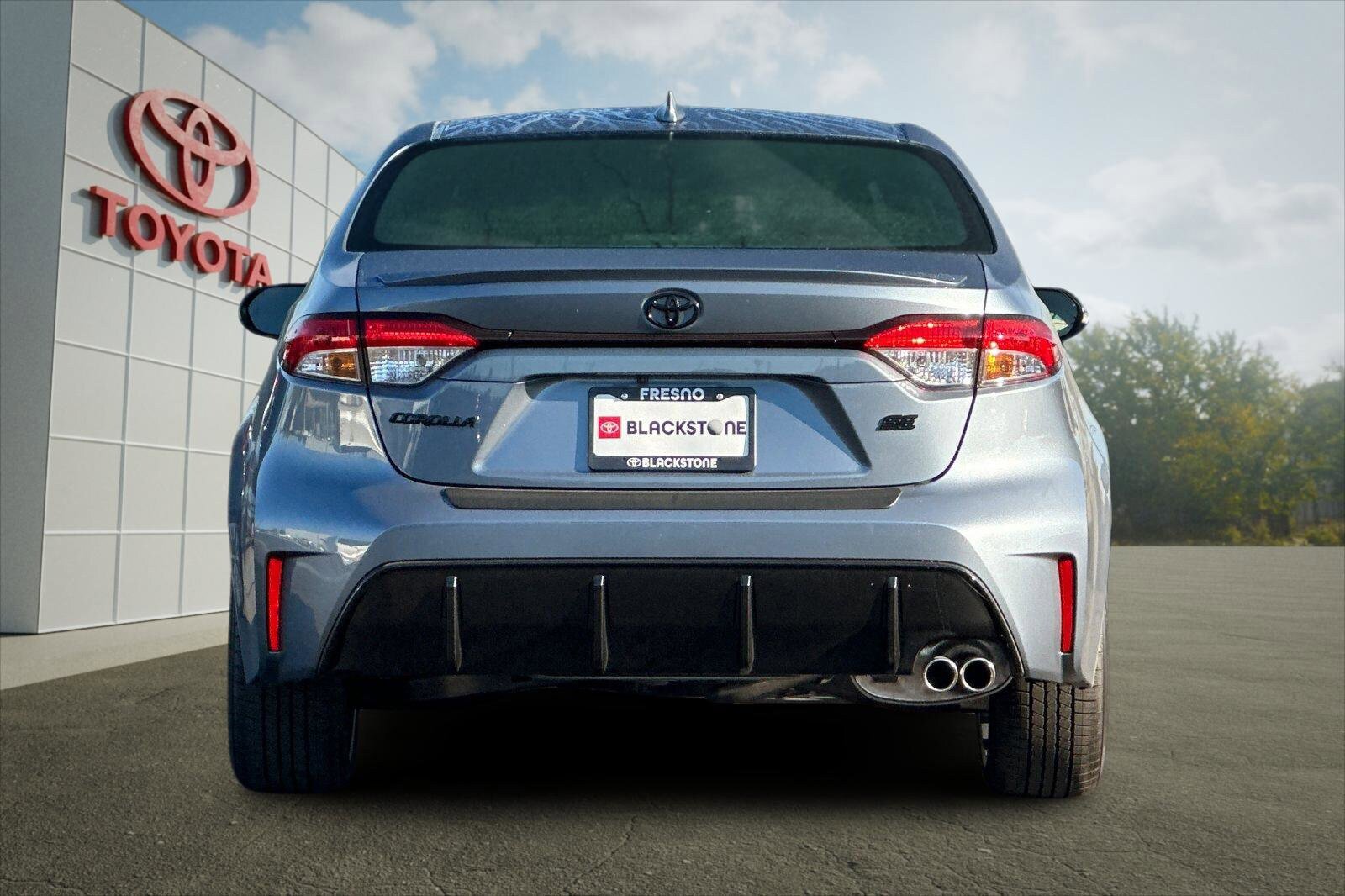 Certified 2026 Toyota Corolla SE w/ SE Package FWD image 4