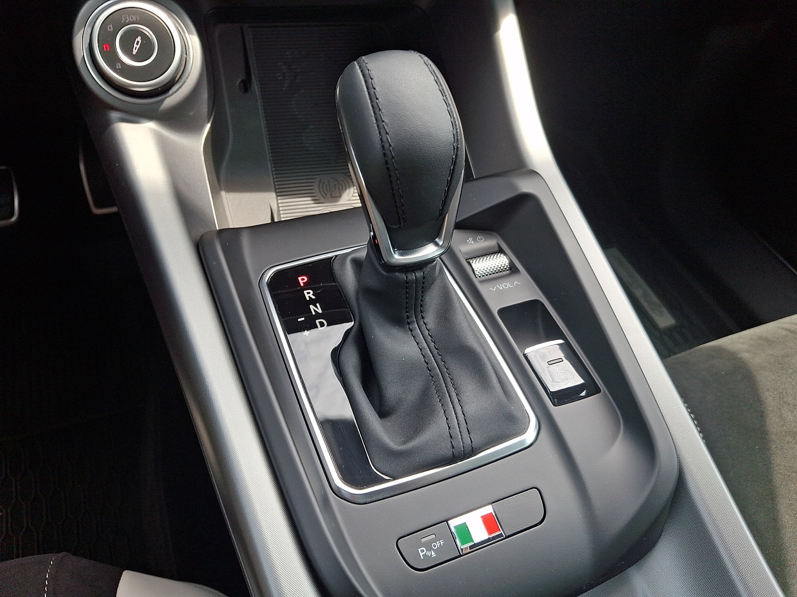 New 2026 Alfa Romeo Tonale w/ Active Assist Package AWD/4WD image 32