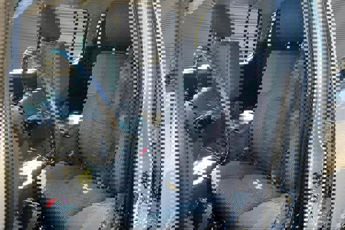 Used 2006 Nissan Frontier NISMO w/ (J01) Sunroof Pkg image 21