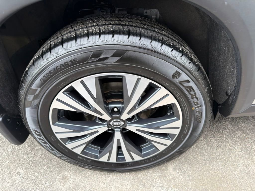 Used 2023 Nissan Rogue SV AWD/4WD image 11