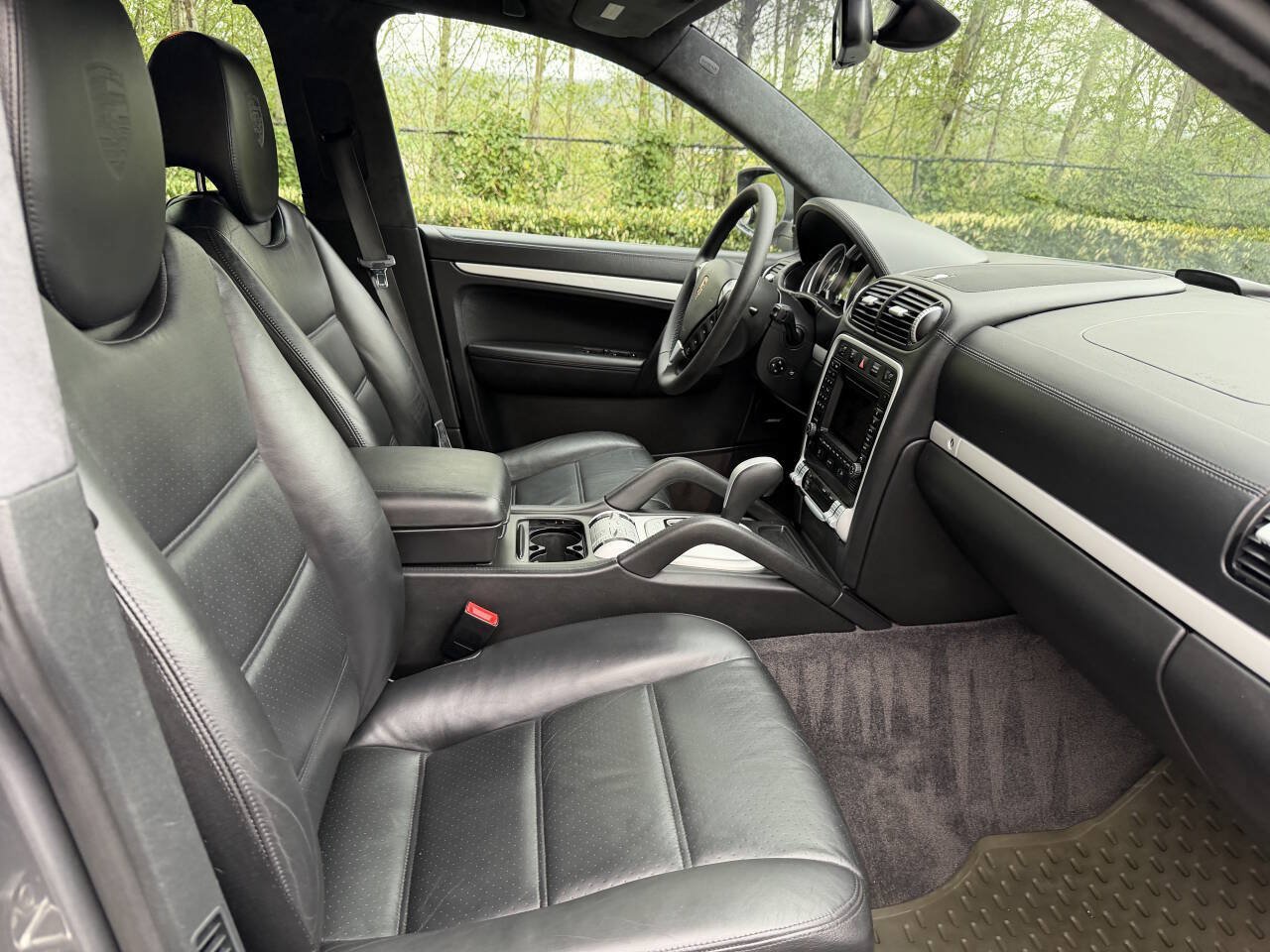 Used 2008 Porsche Cayenne Turbo AWD/4WD image 16
