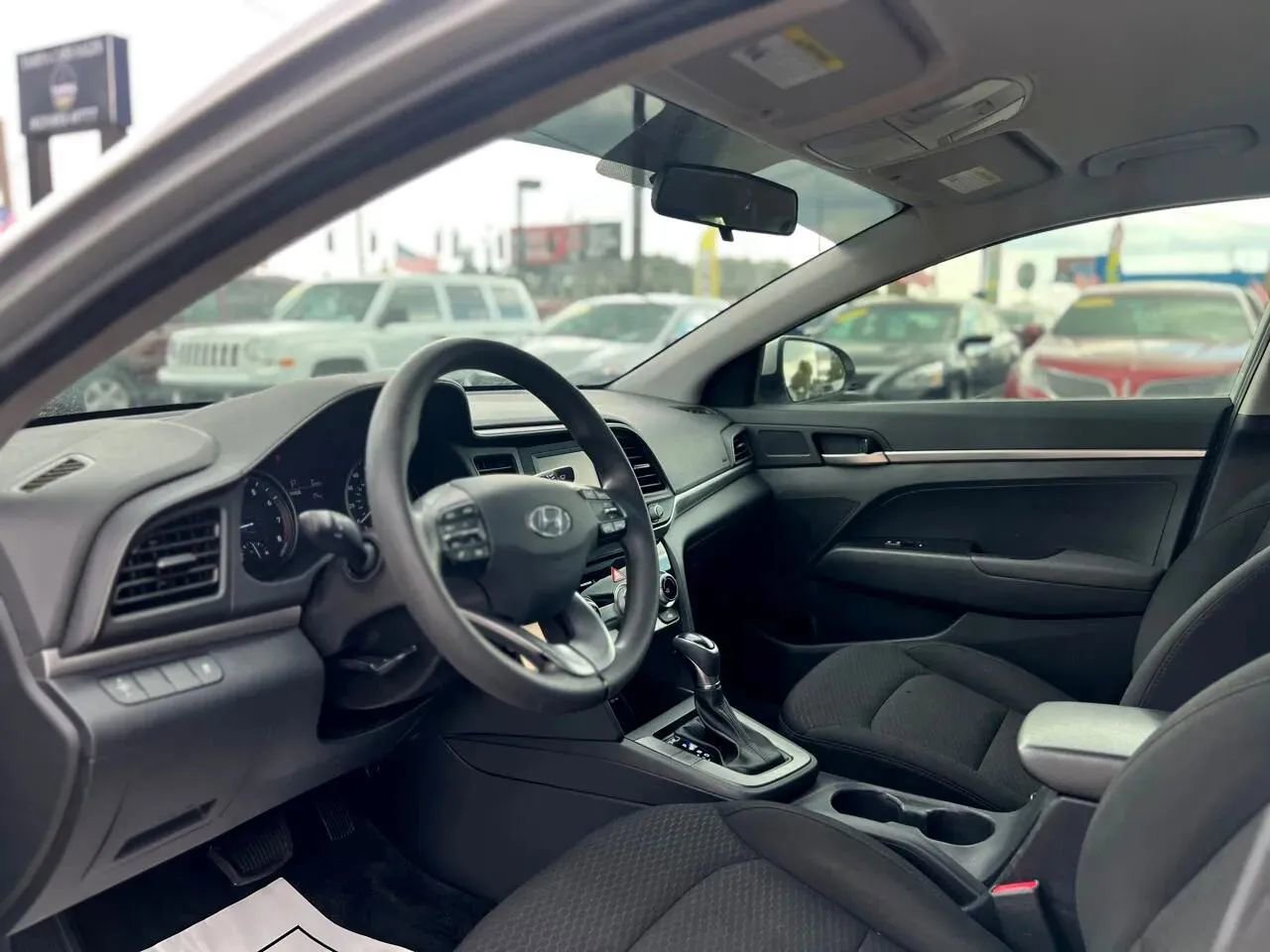 Used 2019 Hyundai Elantra SE w/ Cargo Package image 12