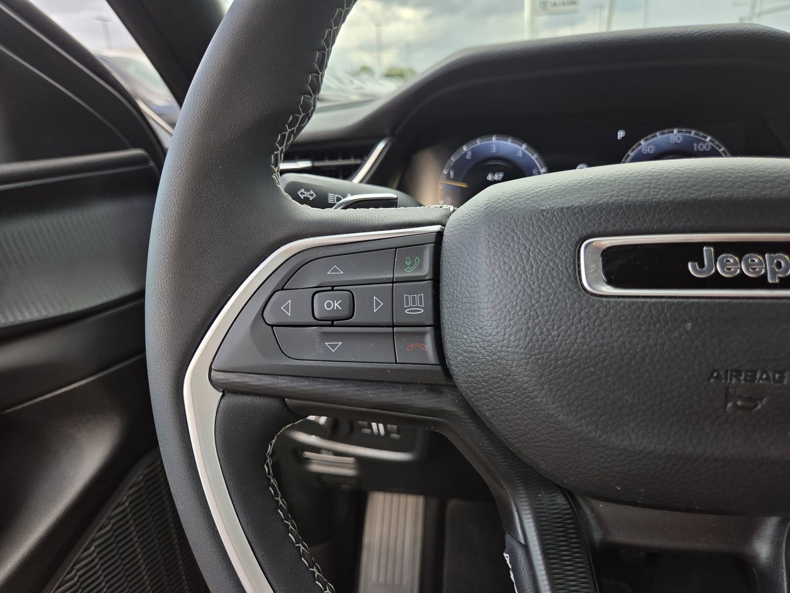 New 2025 Jeep Grand Cherokee Laredo image 25