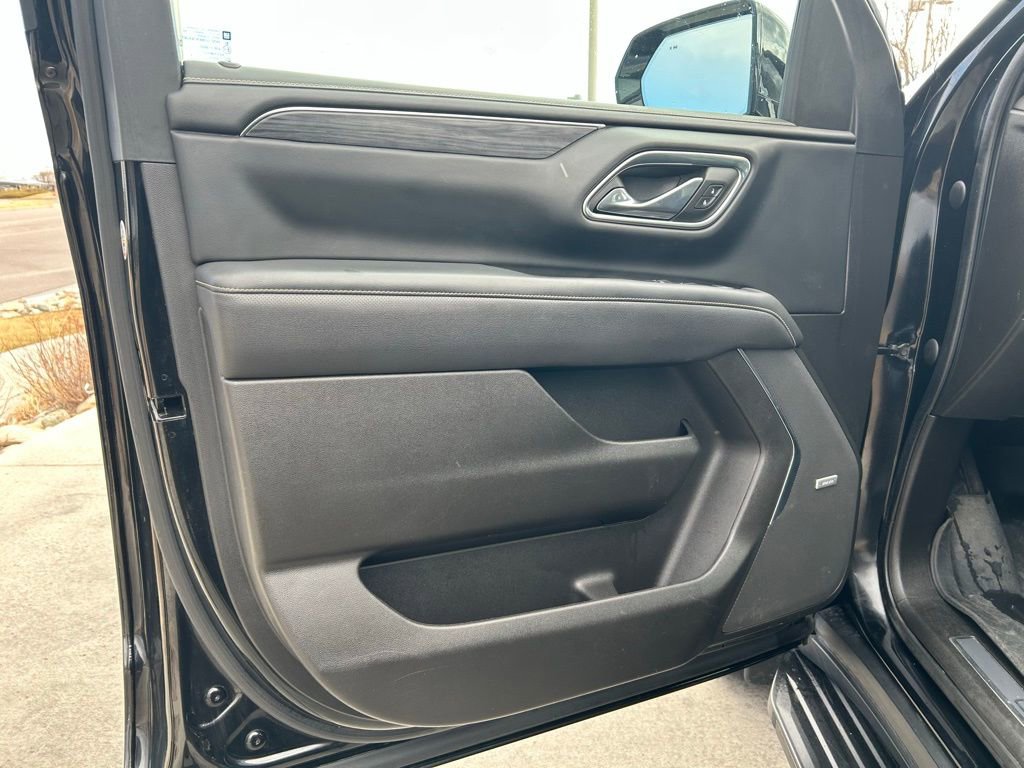 Used 2021 GMC Yukon SLT w/ Rear Media and Nav Package image 10