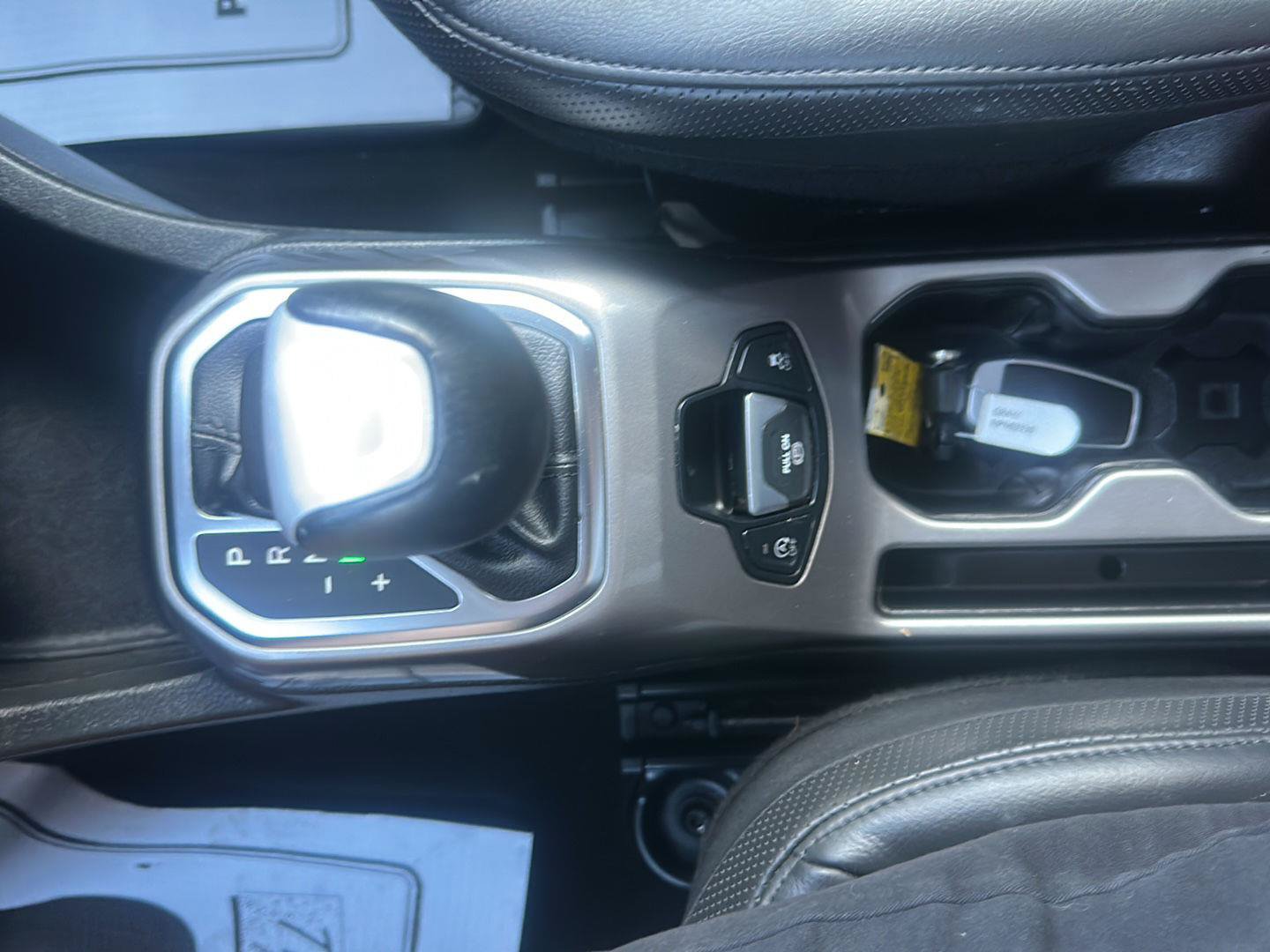 Used 2022 Jeep Renegade Limited AWD/4WD image 30