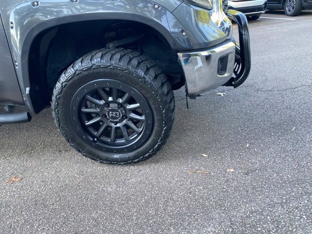 Used 2020 Toyota Tundra SR5 w/ SR5 Upgrade Package AWD/4WD image 25