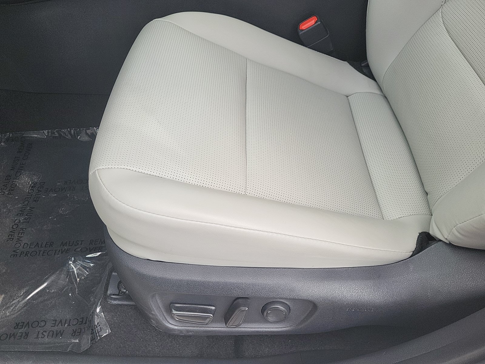Used 2026 Toyota RAV4 XLE Premium AWD/4WD image 24