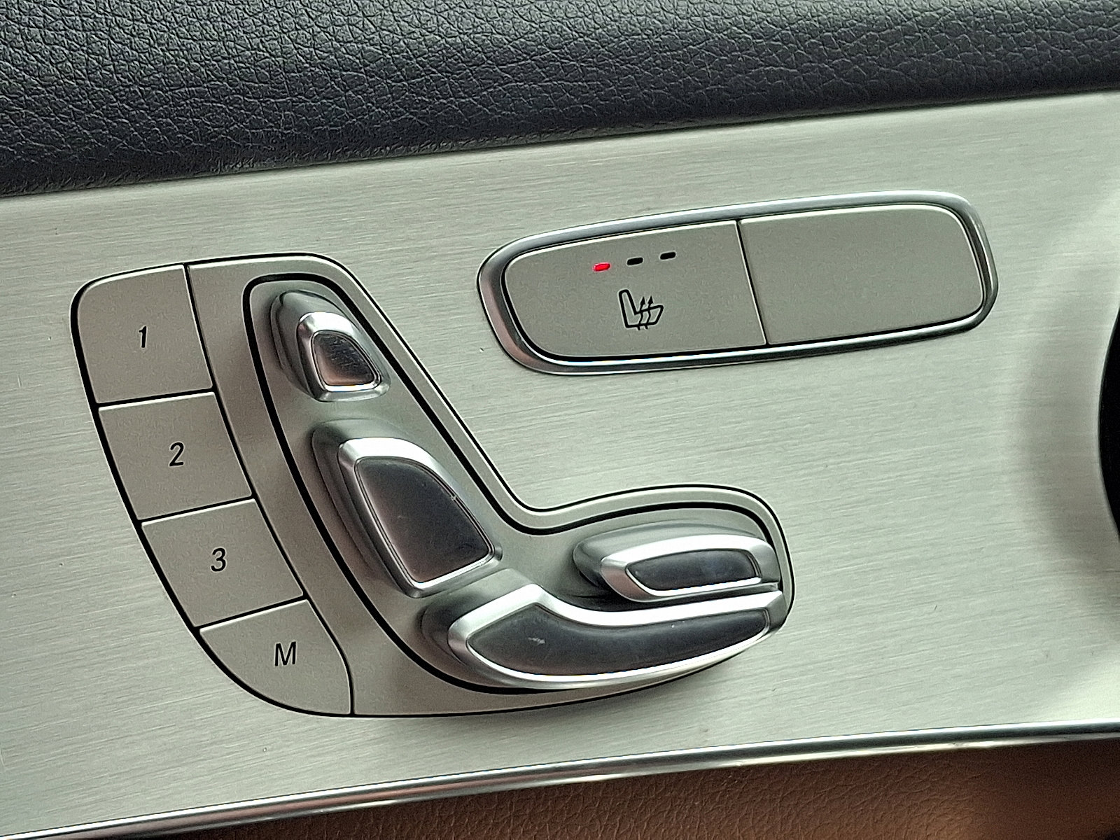 Used 2022 Mercedes-Benz GLC 300 GLC 300 image 24