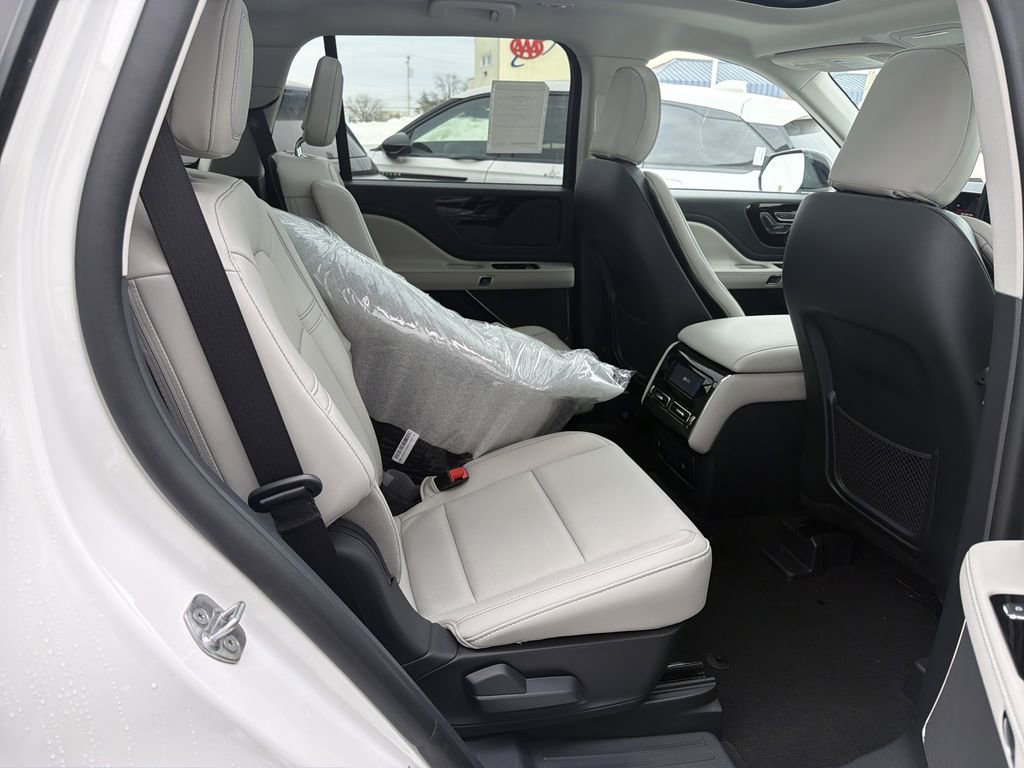 New 2026 Lincoln Aviator Premiere w/ Jet Appearance Package image 8